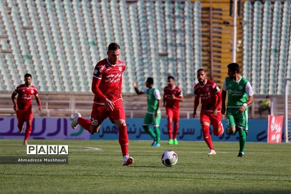 دیدار تیم های تراکتورسازی و ماشین سازی تبریز.