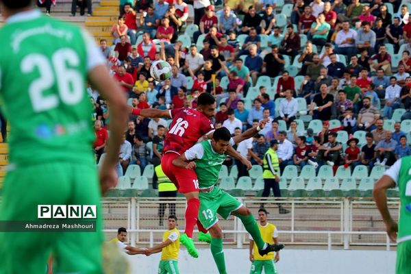 دیدار تیم های تراکتورسازی و ماشین سازی تبریز.