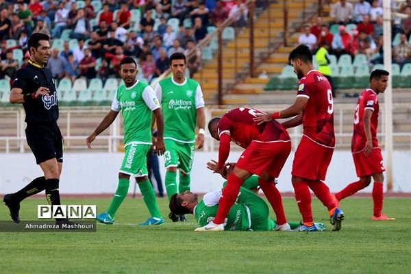 دیدار تیم های تراکتورسازی و ماشین سازی تبریز.