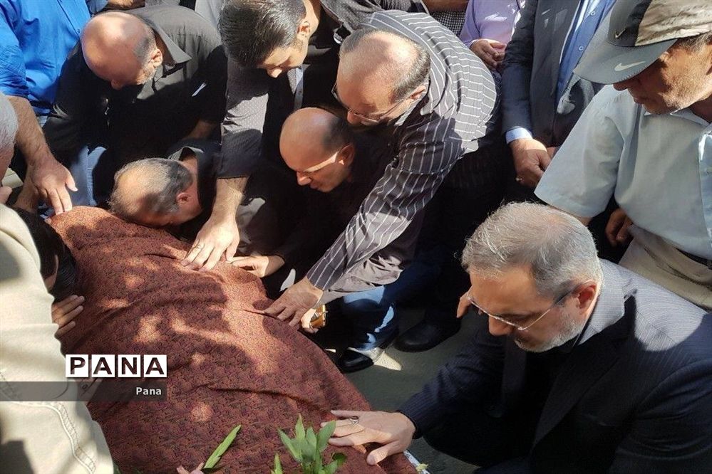 مراسم تشییع استاد خوشنویسان، پیشکسوت تعلیم و تربیت