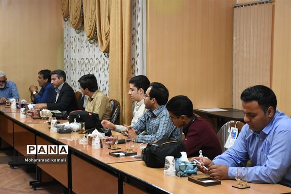 نشست خبری شهردار و اعضای شورای اسلامی شهر محلات به مناسبت هفته دولت با اصحاب رسانه