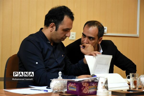 نشست خبری شهردار و اعضای شورای اسلامی شهر محلات به مناسبت هفته دولت با اصحاب رسانه