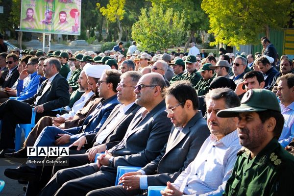 آیین غبار روبی مزار شهدا بمناسبت آغاز هفته دولت