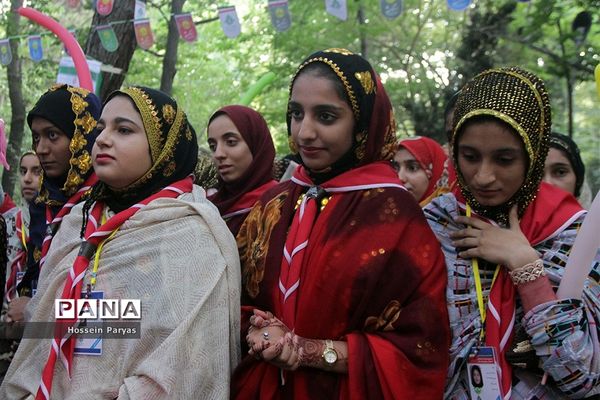 مراسم استقبال و پذیرش پیشتازان دختر در هشتمین اردوی ملی پیشتازان