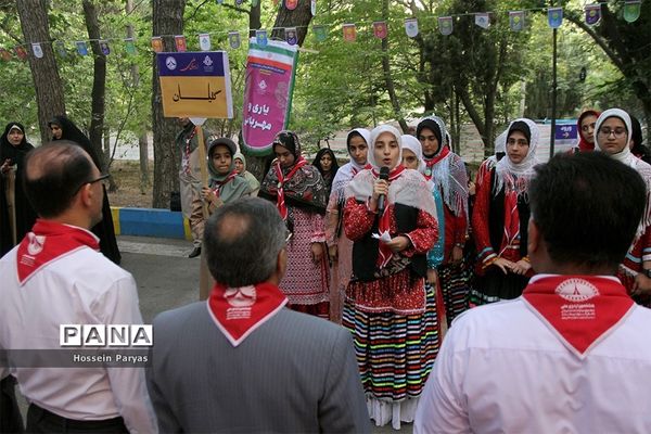 مراسم استقبال و پذیرش پیشتازان دختر در هشتمین اردوی ملی پیشتازان