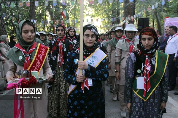 مراسم استقبال و پذیرش پیشتازان دختر در هشتمین اردوی ملی پیشتازان