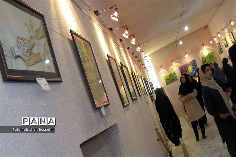 نمایشگاه نقاشی ویدا جیلانچی با موضوع کافه های شهر تهران