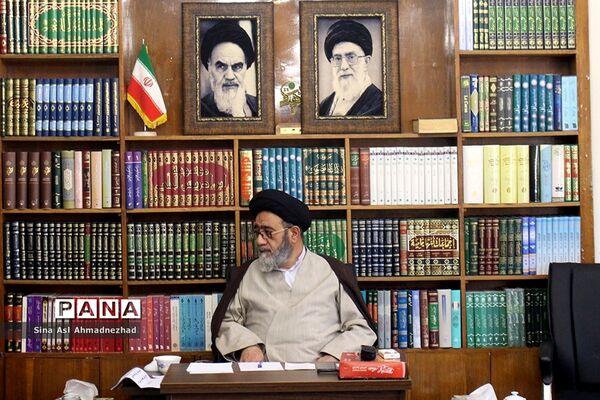 دیدار روسای ادارات قرآن ، عترت و نماز آموزش و پرورش  استان های کشور  با نماینده ولی فقیه در آذربایجان شرقی