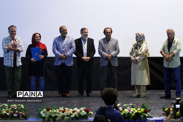 بزرگداشت فریال بهزاد در سی و یکمین جشنواره فیلم های کودکان و نوجوانان اصفهان