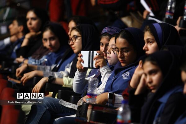 بزرگداشت فریال بهزاد در سی و یکمین جشنواره فیلم های کودکان و نوجوانان اصفهان
