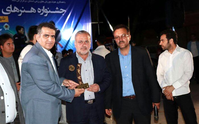 جشنواره هنر های رزمی در شهرک ناصرآباد برگزار شد