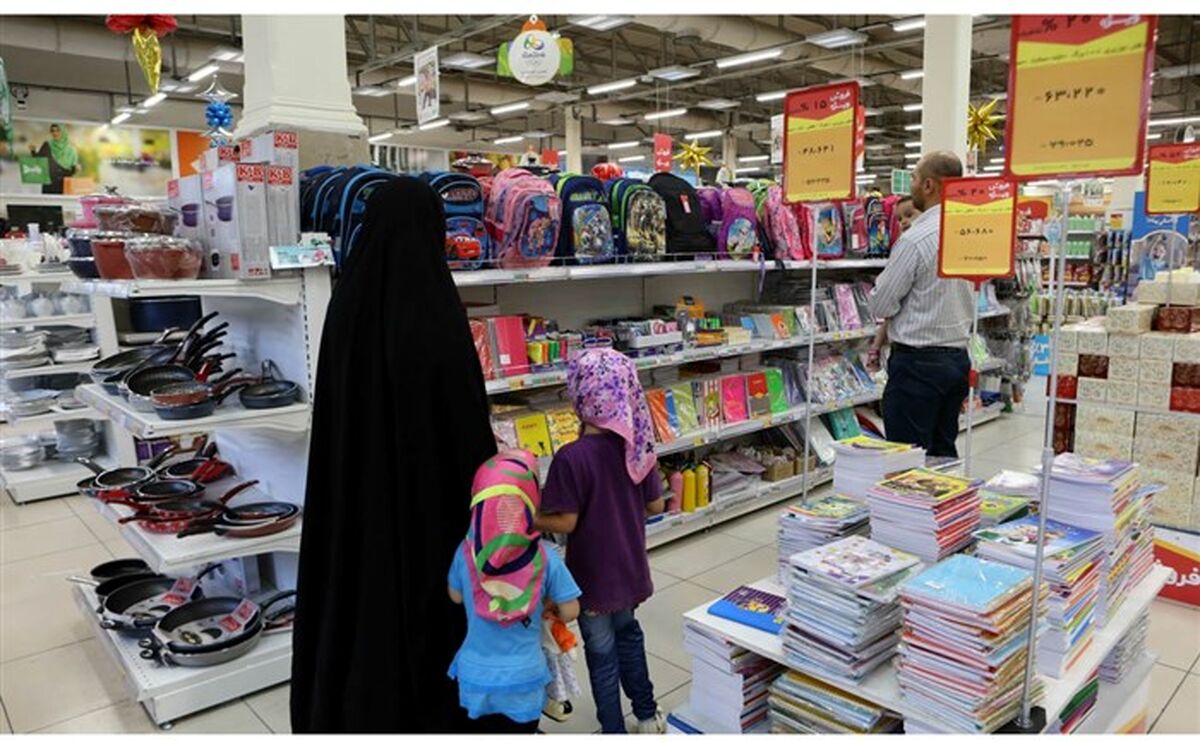 رئیس اتحادیه کشوری فروشگاه‌های زنجیره‌ای: با توزیع نوشت‌افزار و پوشاک ایرانی به استقبال ماه مهر می‌رویم