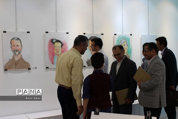 نمایشگاه کاریکاتور کارکنان آموزش و پرورش فارس