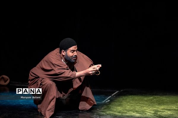 اجرای تئاتر«اگر شبی از شب‌های طهران مسافری»