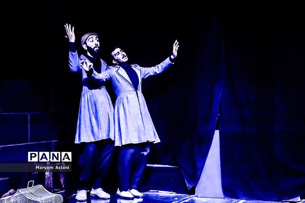 اجرای تئاتر«اگر شبی از شب‌های طهران مسافری»