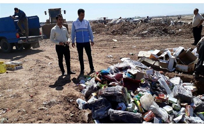2 تن مواد غذایی فاسد در نیشابور معدوم شد