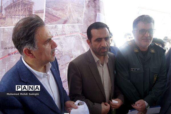 بازدید وزیر راه مسکن و شهرسازی از جاده ماهشهر- هندیجان