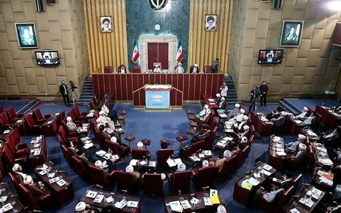 قطعنامه مجلس خبرگان رهبری: مسئولان همت خود را برای بهبود اقتصاد کشور بکار بندند