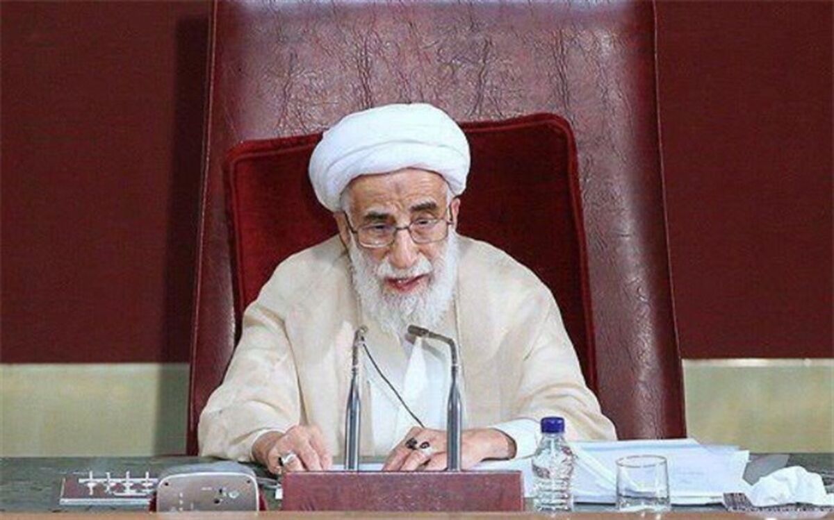 آیت الله جنتی: در دنیا کرسی امام‌شناسی راه بیندازیم