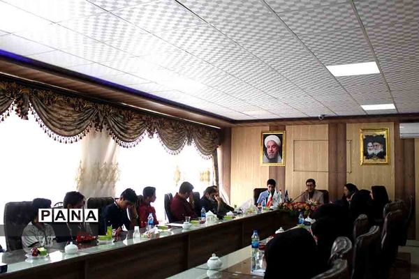 نشست صمیمی خبرنگاران پانا با اسد فلاح عضو انجمن صنفی روزنامه نگاران ایران