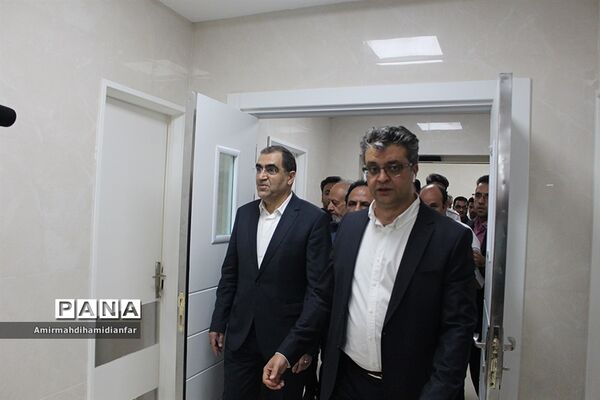 افتتاح پروژه های درمانی در شهرستان های قائنات و فردوس با حضور وزیر بهداشت