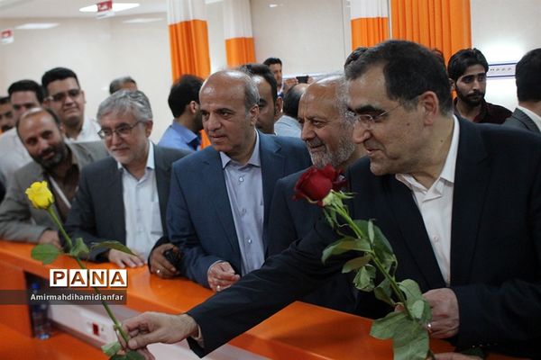 افتتاح پروژه های درمانی در شهرستان های قائنات و فردوس با حضور وزیر بهداشت