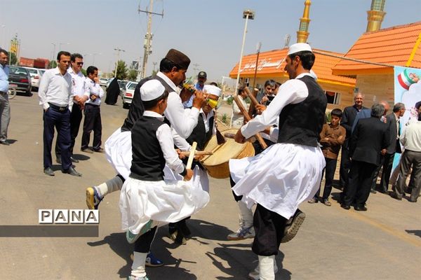 دیدار مردم سرایان با وزیر بهداشت