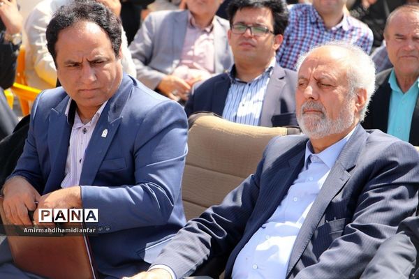 دیدار مردم سرایان با وزیر بهداشت