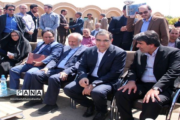 دیدار مردم سرایان با وزیر بهداشت