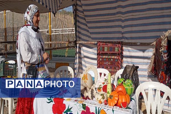آغاز مراسم روز شهر بار با افتتاح نمایشگاه محصولات محلی و صنایع دستی