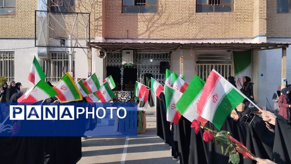 وداع با پیکر شهید گمنام در دبیرستان شهید عباسی یک مشهد