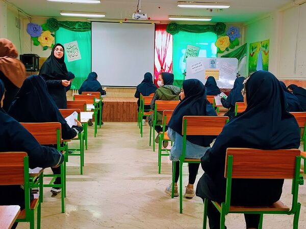 المپیاد و کارسوق هندسه در مدرسه فرزانگان 2 شهر پرند 