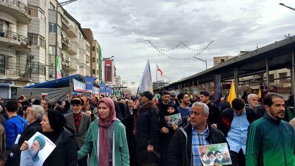 راهپیمایی ۲۲ بهمن با حضور پرشور مردم انقلابی در تهران