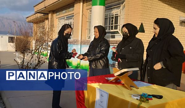 بزرگداشت روز خیاطی در هنرستان تلاش گندمان 