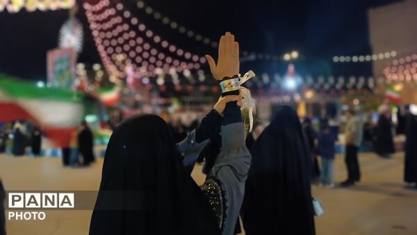 مردم فارسان با دست‌های وحدت، حامی مقاومت شدند