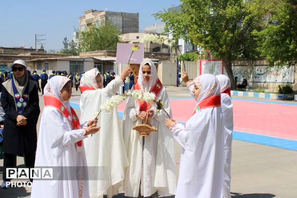 زنگ سپاس معلم در فاروج به صدا در آمد 