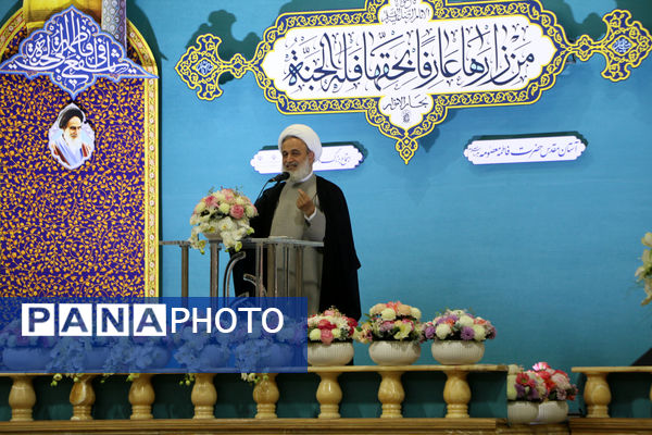 اجتماع عظیم دختران دانشجوی کشور در حرم حضرت معصومه(س)