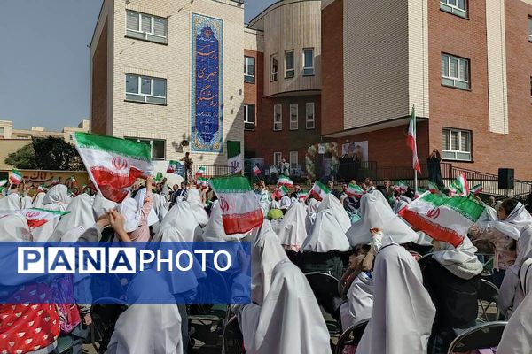 طلوع علم در مدرسه روشنگر با نغمه زنگ مهر