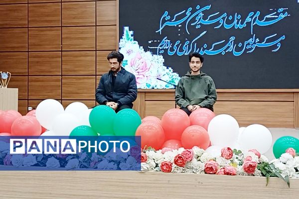 تقدیر از دانش‌آموزان دبیرستان هیات امنایی البرز در اردوگاه استانی شهید محمد منتظری شهریار 