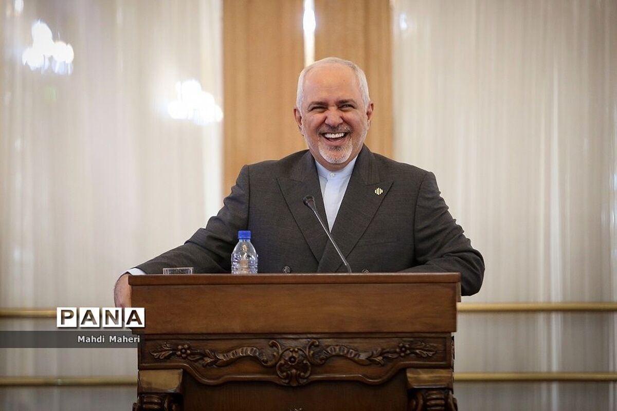 ظریف به معاونت راهبری بازگشت
