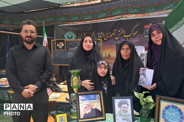 بهارستان دو در مسیر عشق؛ میزبانی فرهنگیان از زائران حسینی در عوارضی پرند
