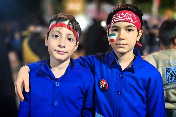 اجتماع نوجوان گالیکشی در شب پنجاه و هفتم
