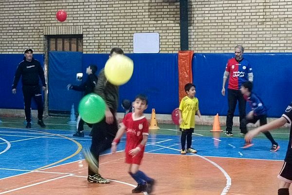 مسابقه ورزشی «روز پدر و پسری» طرح شهید خرازی در دبستان پسرانه علامه طباطبایی پیشوا