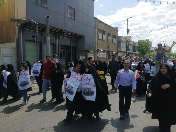 راهپیمایی نمازگزاران جمعه قم در حمایت از عملیات وعده صادق و طرح نور