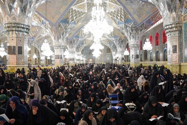 قرائت دعای‌ام داوود در حرم مطهر رضوی