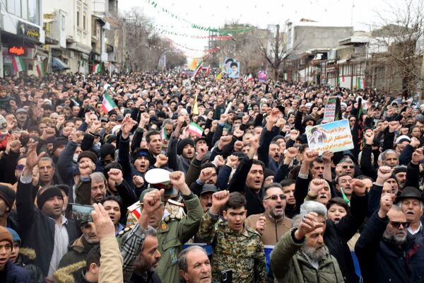  لبیک ملت ایران به فرمان رهبری