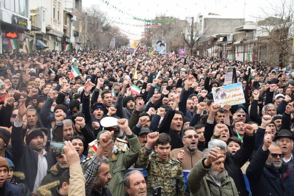  لبیک ملت ایران به فرمان رهبری