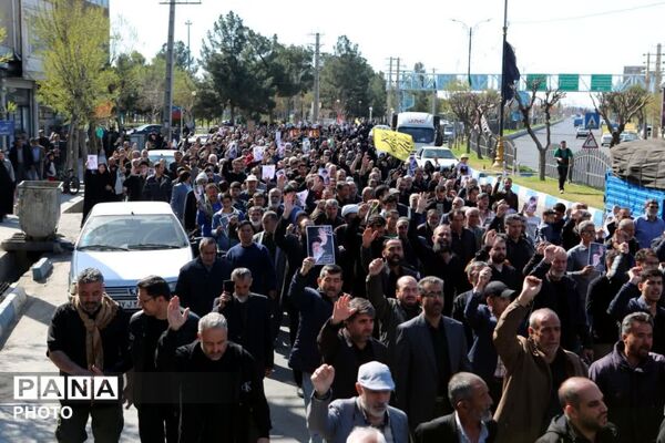 تجدید عهد با آرمان های رهبر شهید انقلاب در نماز جمعه فشافویه