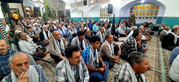تجمع مردم اردکان در پی‌شهادت شهید سیدحسن نصرالله در پایگاه انقلاب اردکان مسجد کشکنو