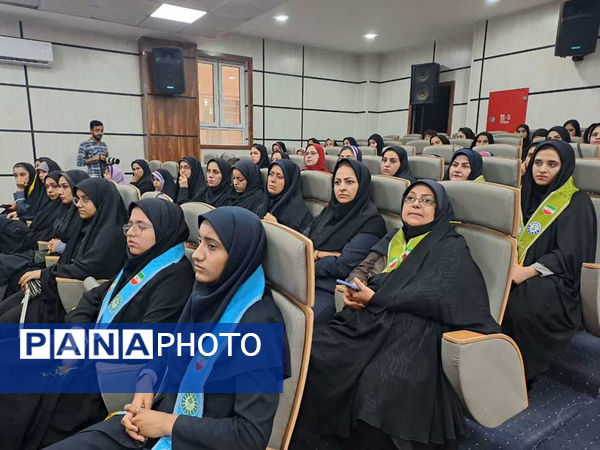  تجلیل از مدیران، مربیان و دانش‌آموزان پیشتاز شهرستان عسلویه